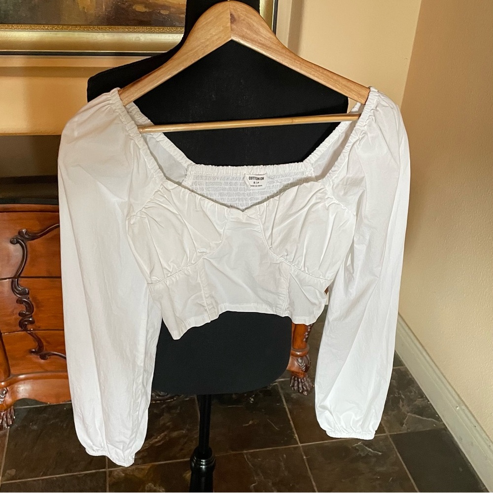 White long sleeve cropped blouse